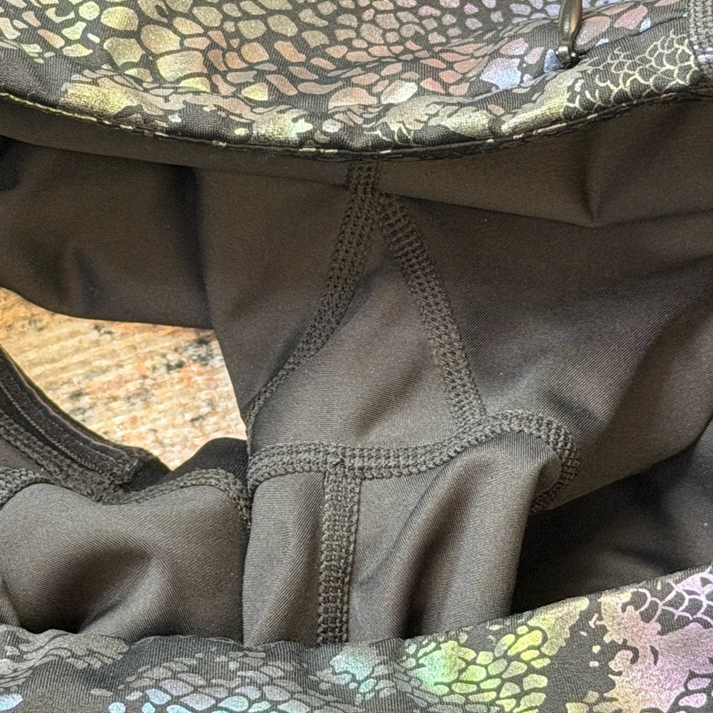CVG Constantly Varied Gear Athletic Skort Snake Print Holographic Shorts Sz S - Picture 8 of 10